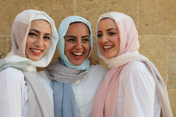 هكذا يمكن تجديد إطلالتك صباح كل يوم أثناء ذهابك للجامعة - E M M A