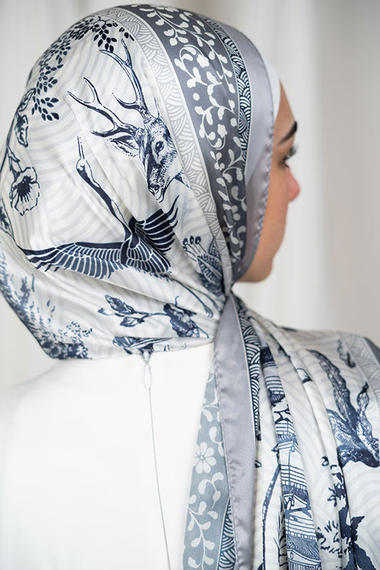 Asiatique in Satin