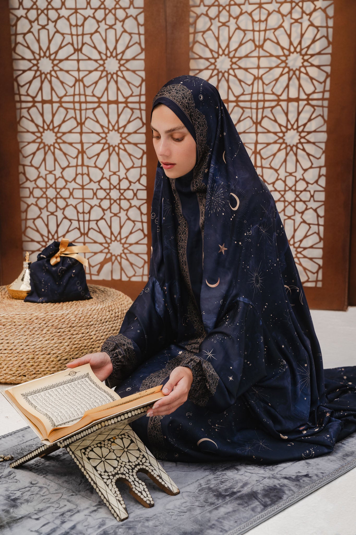 Daii Premium Satin Prayer Gown