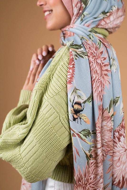 Honey Blooms in Modal