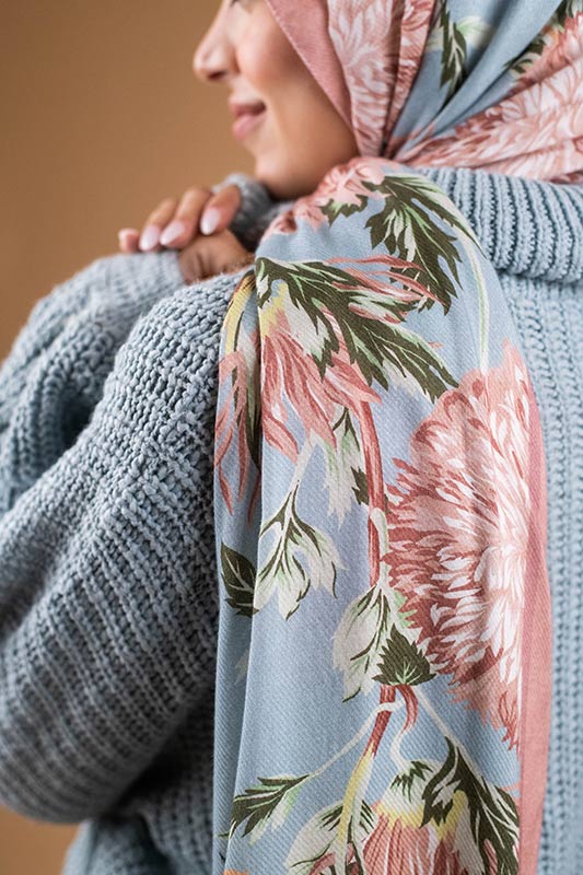 Honey Blooms in Modal