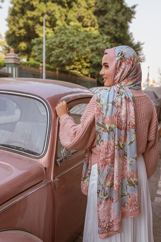 Honey Blooms in Modal