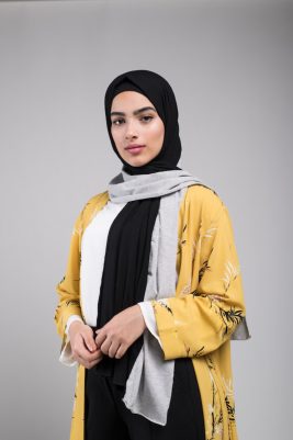 Hijabi Model in EMMA Scarf Midnight sugar holding her hands infront of her