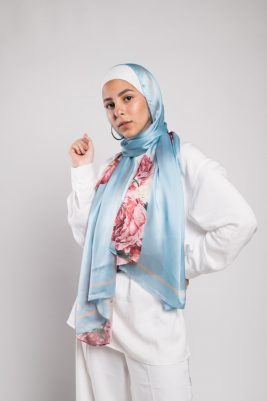 Hijabi Model in EMMA Scarf Aqua Flerui