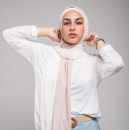 close up of hijabi model in EMMA Scarf Pink Sugar