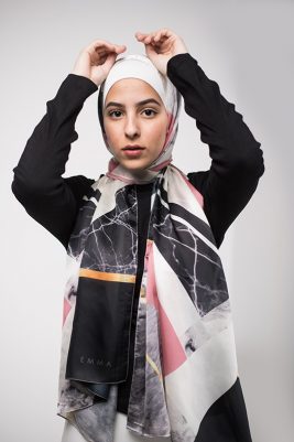 Hijabi model in EMMA Scarf Retro Classic