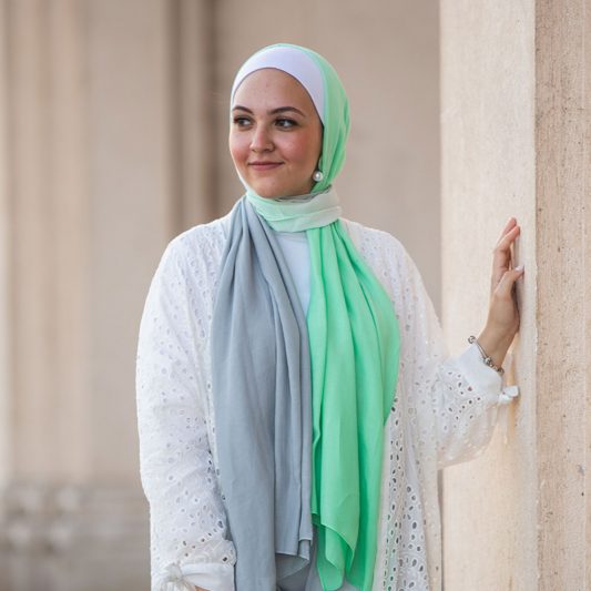 Hijabi Model in EMMA Scarf Apple Crunch in the colors of apple green and grey