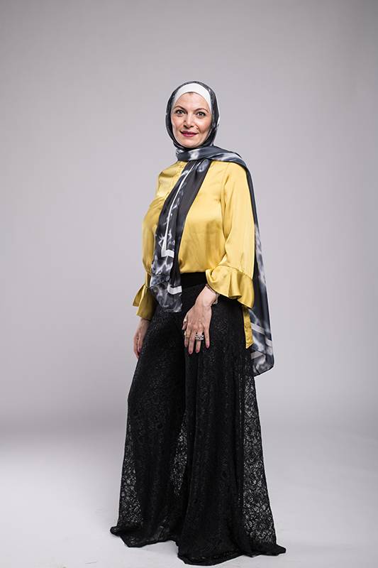 full body of a hijabi woman in EMMA Scarf Black Marble Satin