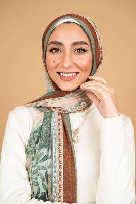 Remal by EMMA. Colors: brown and olive hijab