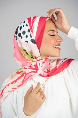 Tropica by EMMA. Colors: fuchsia hijab
