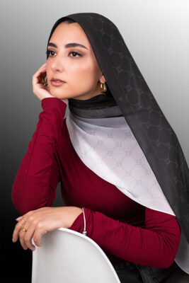Signé Noir hijab by EMMA.