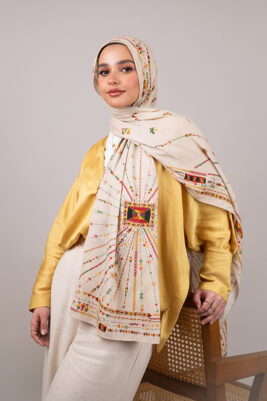 Siwa Amellal in modal hijab by EMMA.