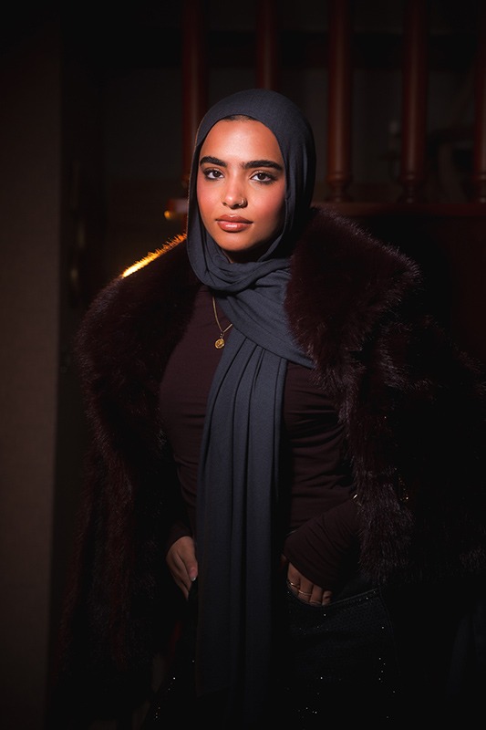 Raven Elegance - Image 6