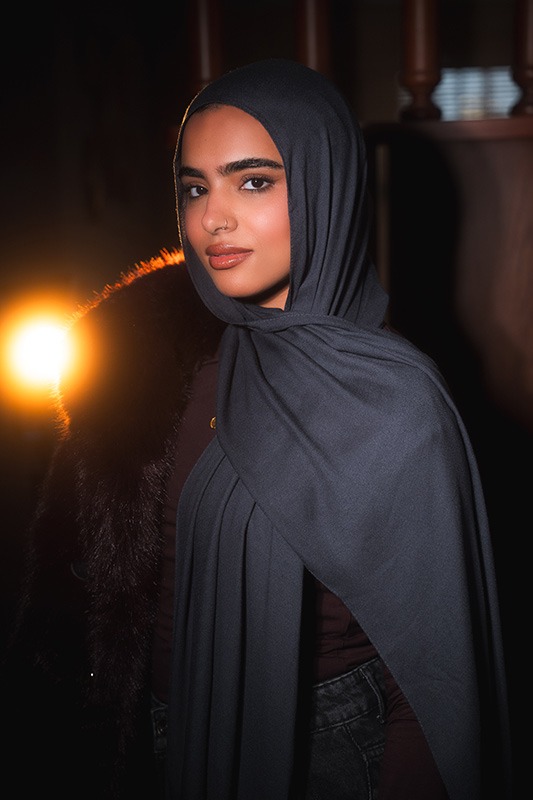 Raven Elegance - Image 2