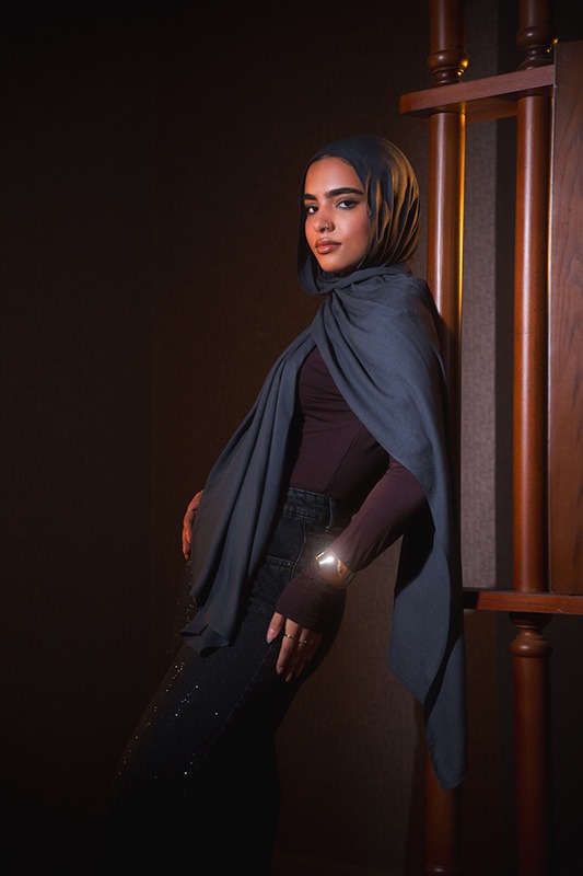 Raven Elegance - Image 5