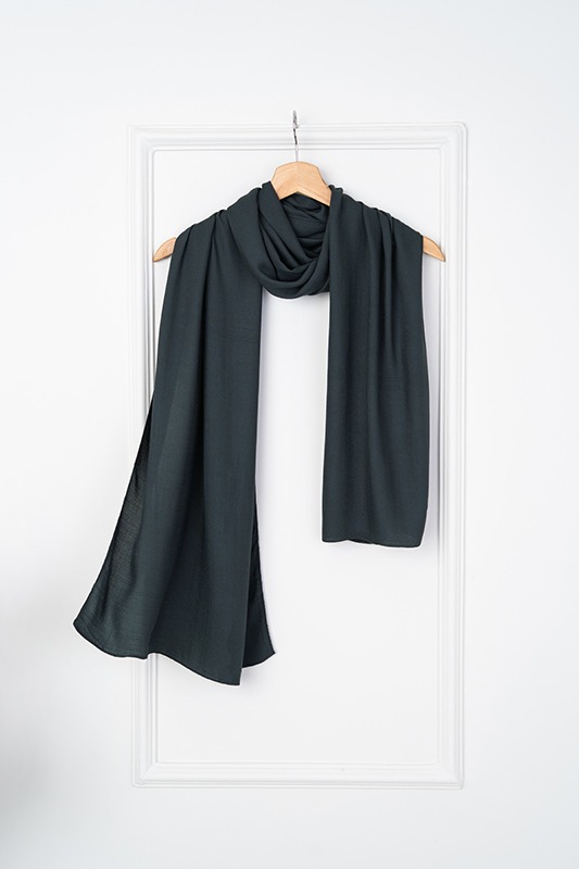 Raven Elegance - Image 9